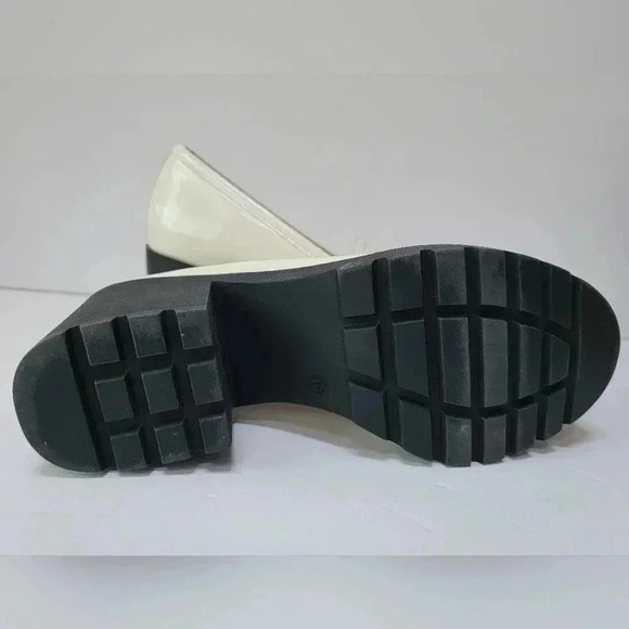 SODA Women's Faux Leather Penny Loafer Lug Heel Slip On Size 10 NWOT - Picture 3 of 4